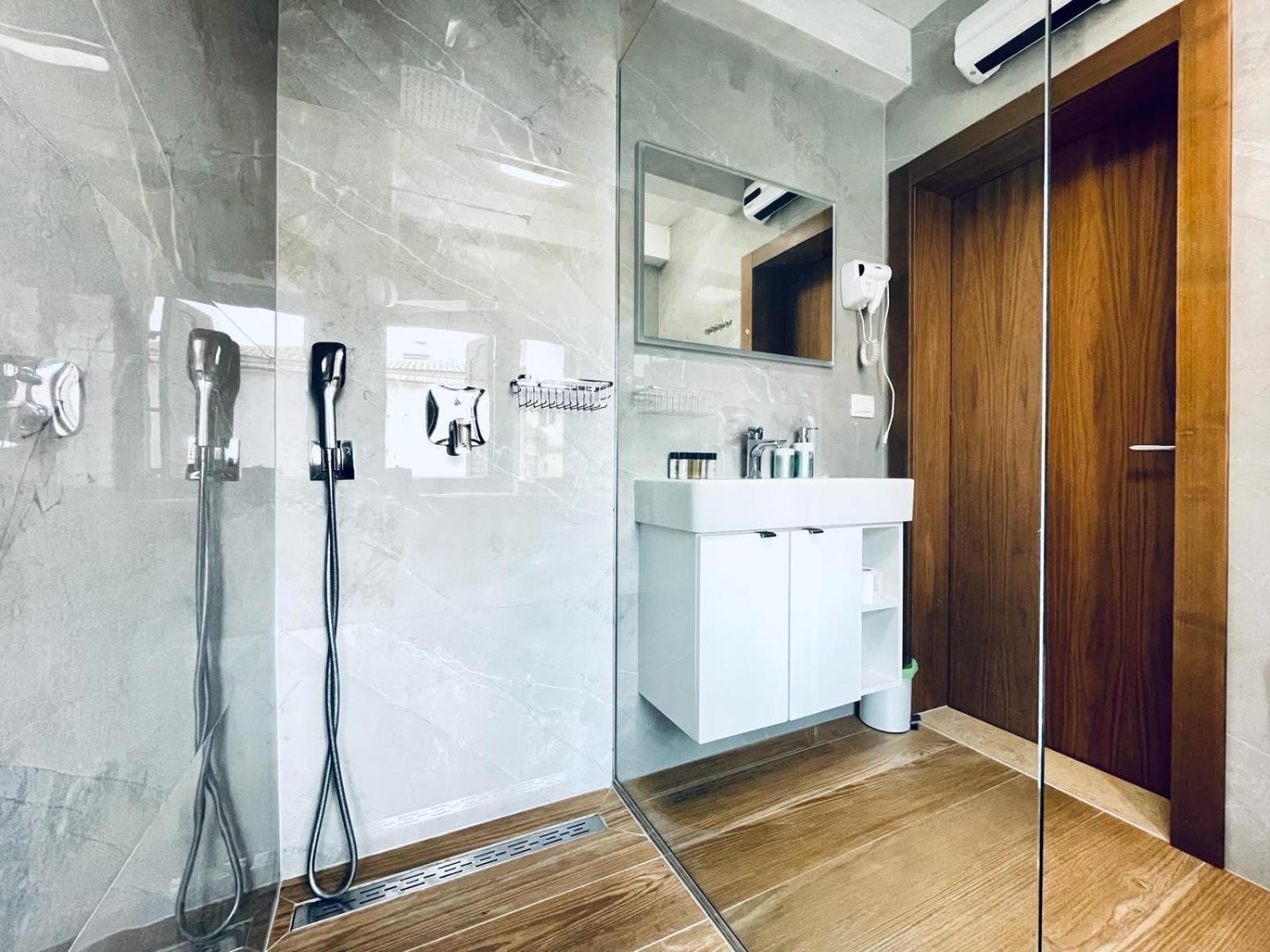 Fazana City Rooms With Free Parking Exteriör bild