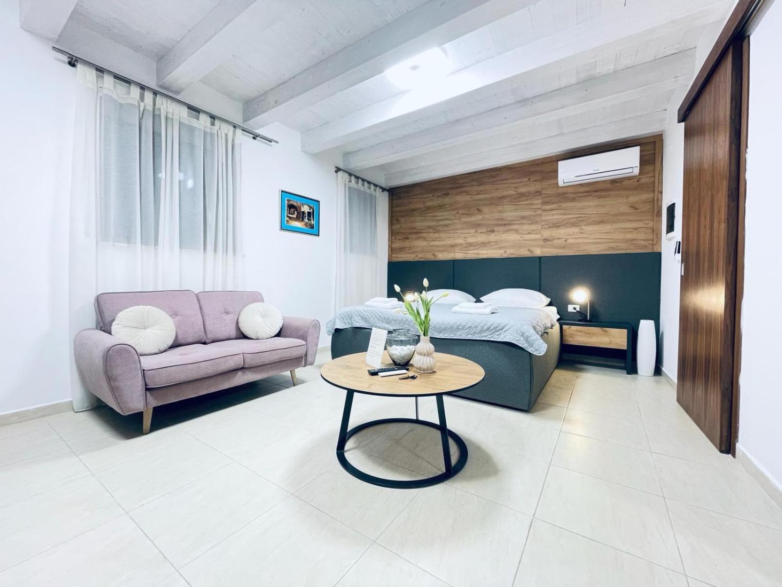 Fazana City Rooms With Free Parking Exteriör bild