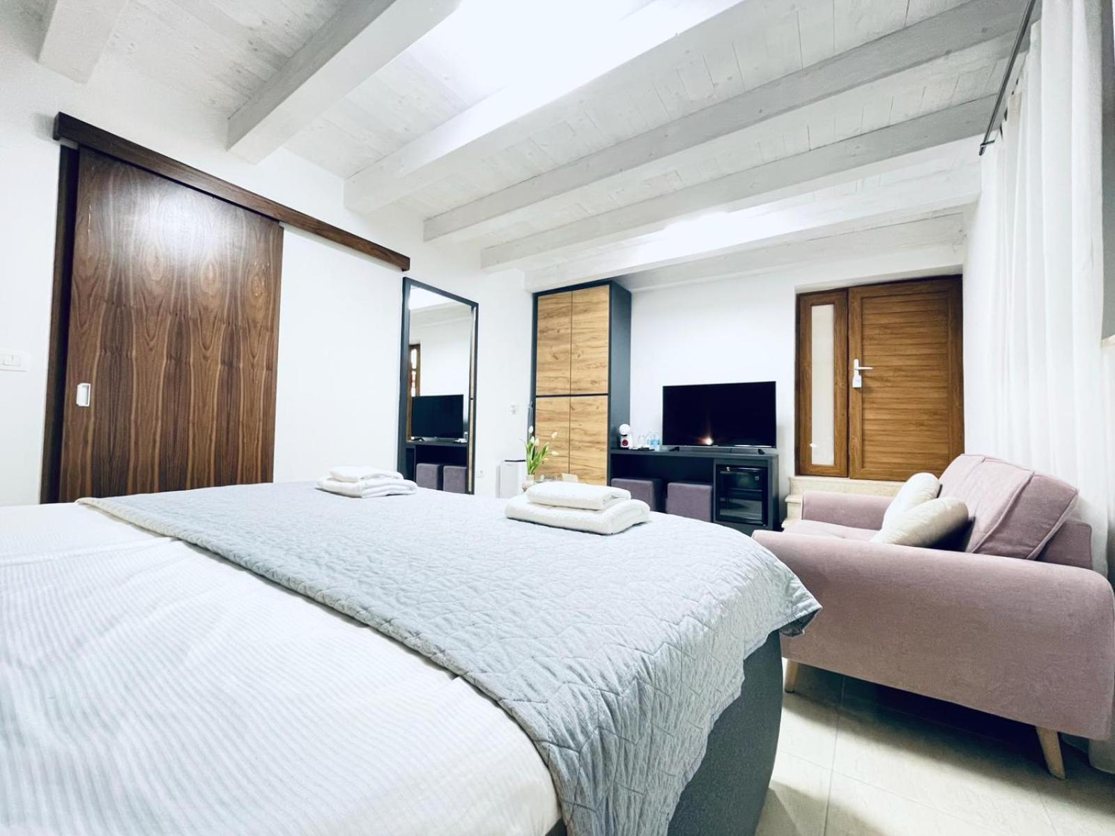 Fazana City Rooms With Free Parking Exteriör bild