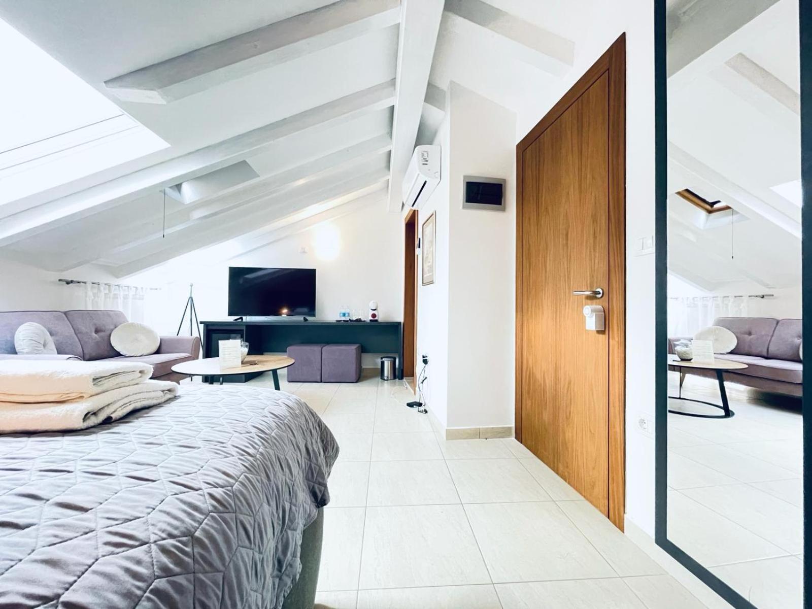 Fazana City Rooms With Free Parking Exteriör bild