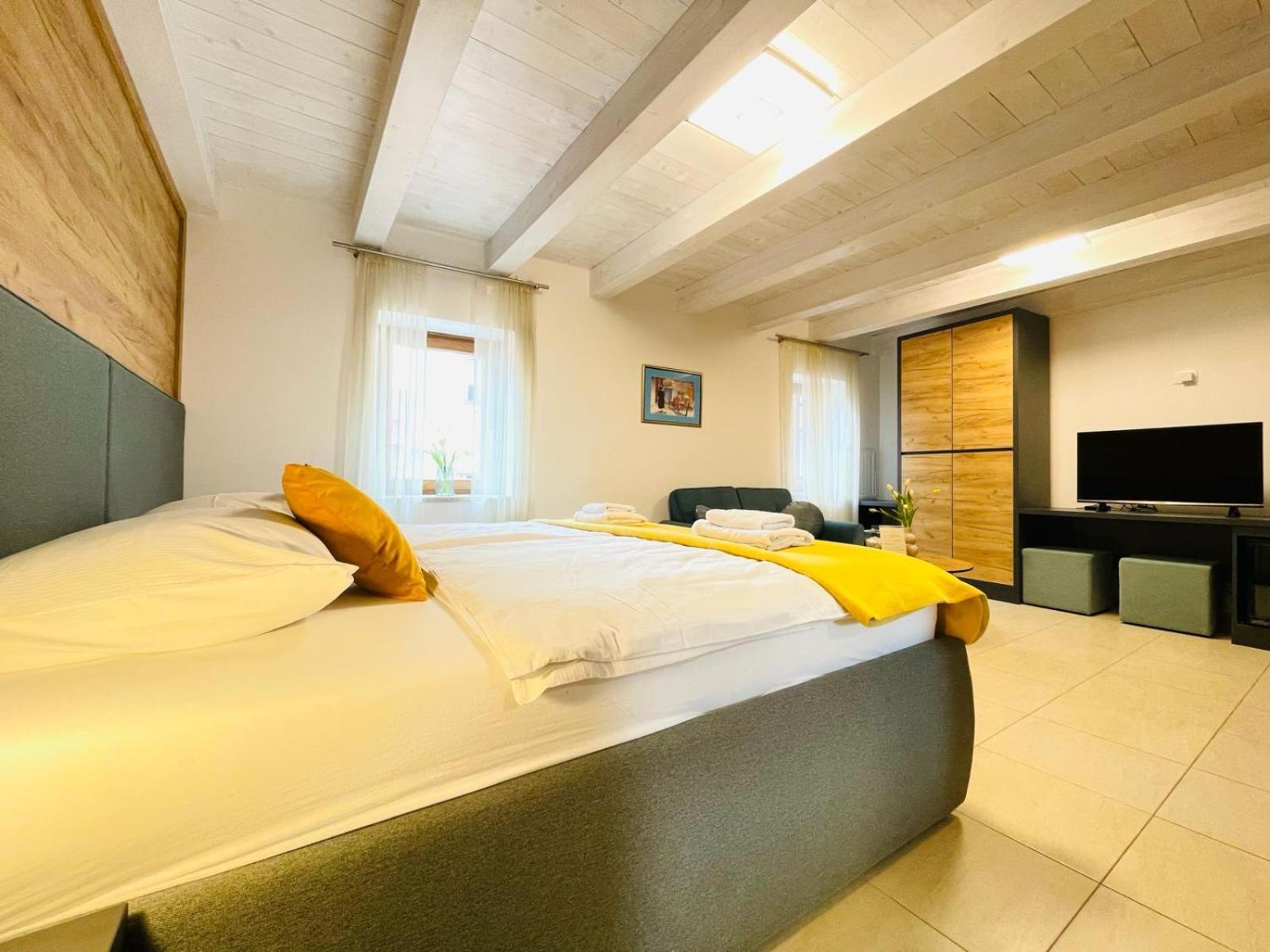 Fazana City Rooms With Free Parking Exteriör bild