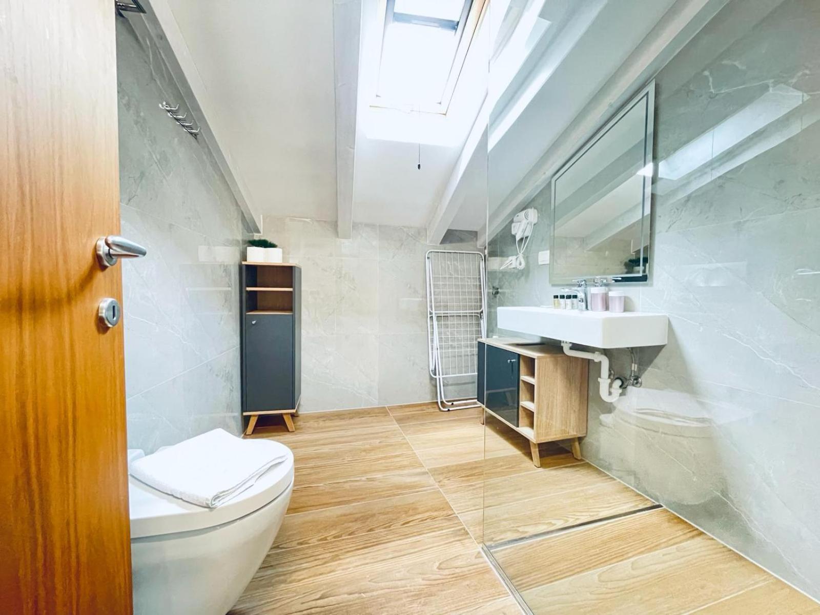 Fazana City Rooms With Free Parking Exteriör bild
