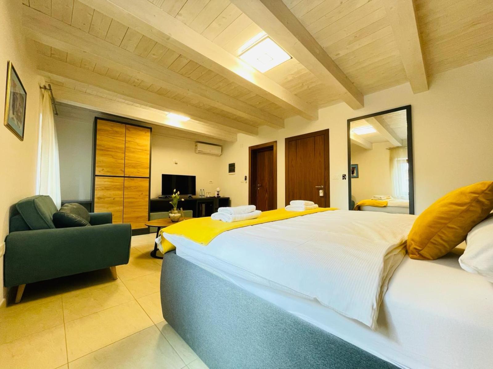 Fazana City Rooms With Free Parking Exteriör bild